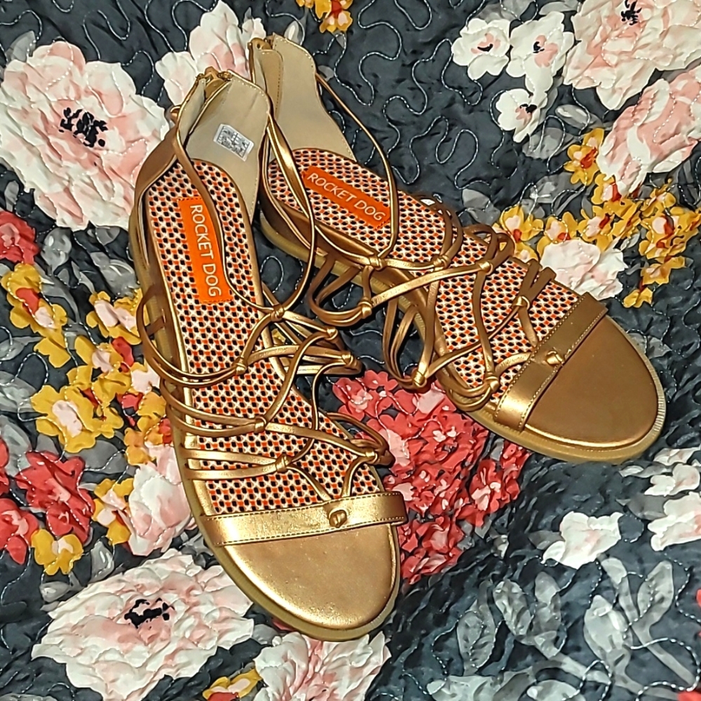 Rose Gold Rocket Dog Sandals 8.5 Like New